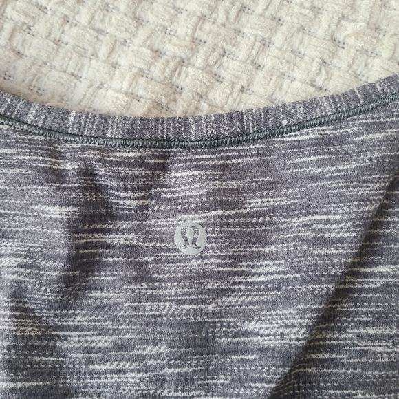 #19 Lululemon Athletica Gray Short Sleeve Top Women's Size 6 - Picture 5 of 5